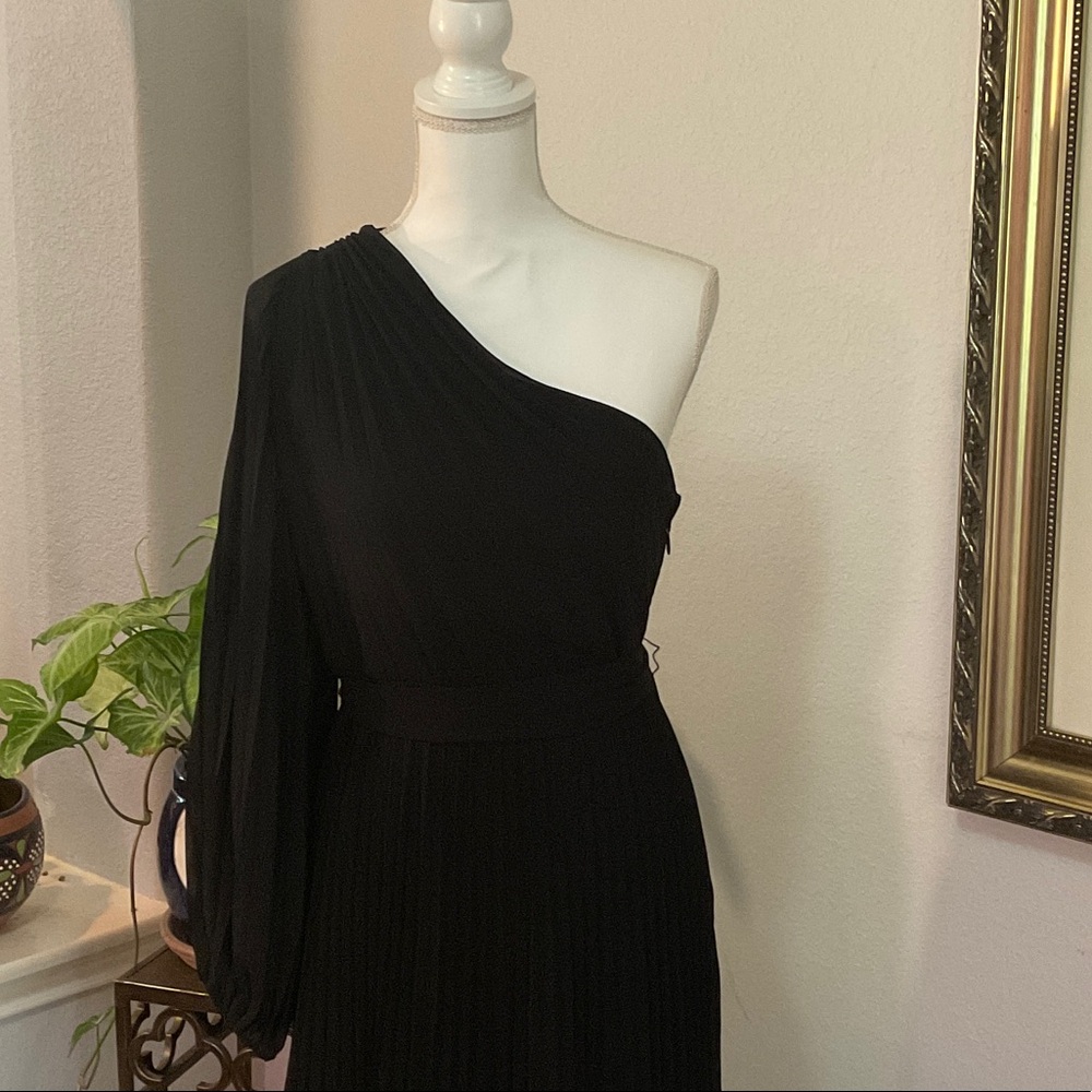 Lulu's Chic Black One-Shoulder Dress